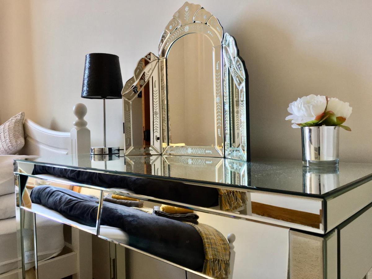 Cosy 2 Bedroom Central Apartment - Free Parking, Free Wifi Aberdeen Bagian luar foto