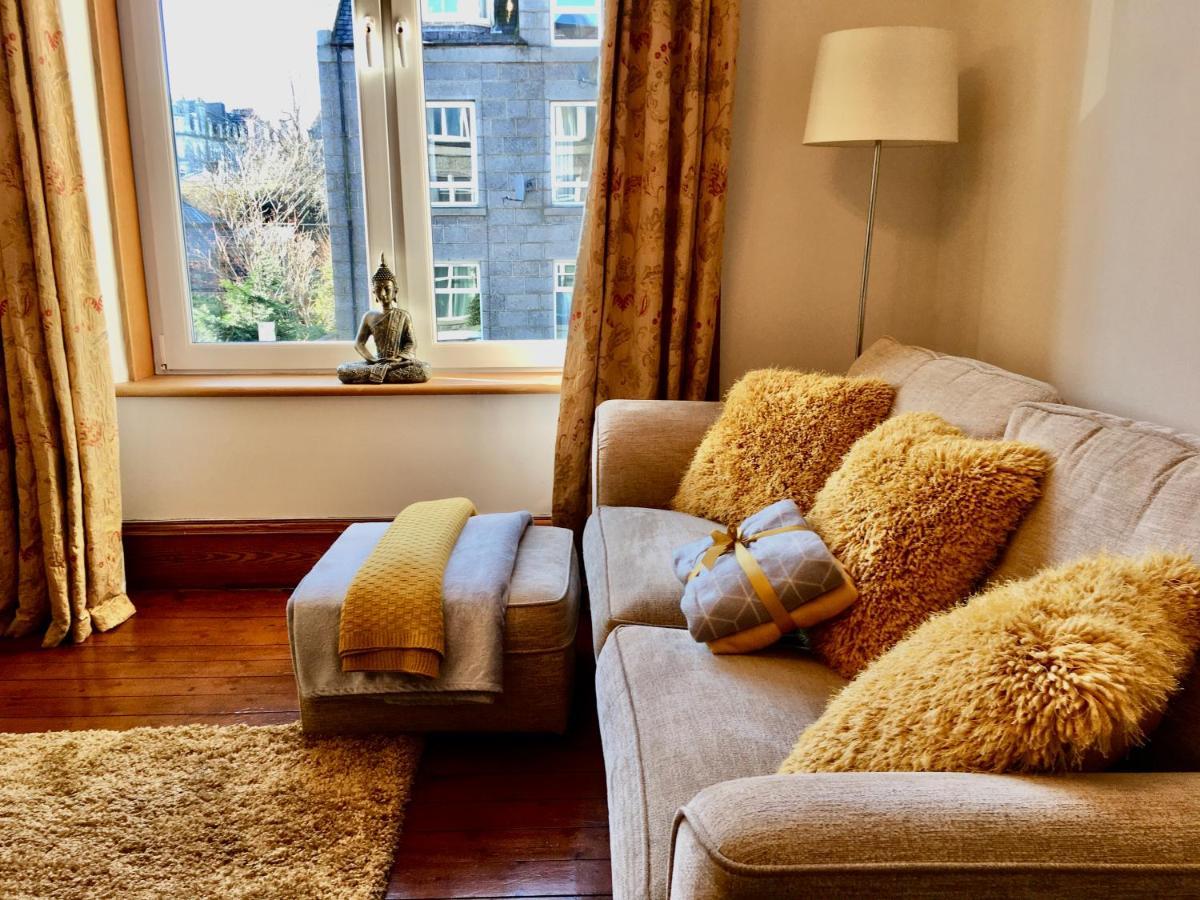 Cosy 2 Bedroom Central Apartment - Free Parking, Free Wifi Aberdeen Bagian luar foto