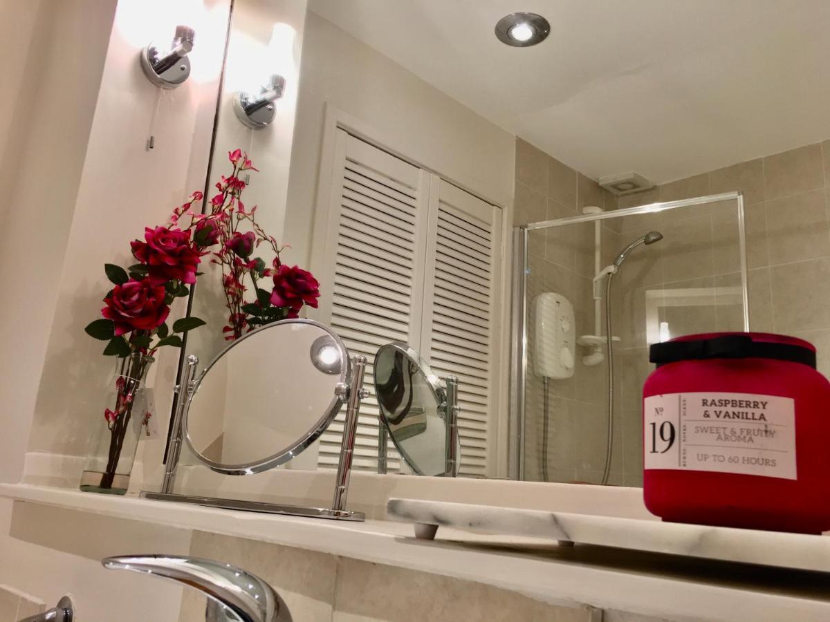 Cosy 2 Bedroom Central Apartment - Free Parking, Free Wifi Aberdeen Bagian luar foto