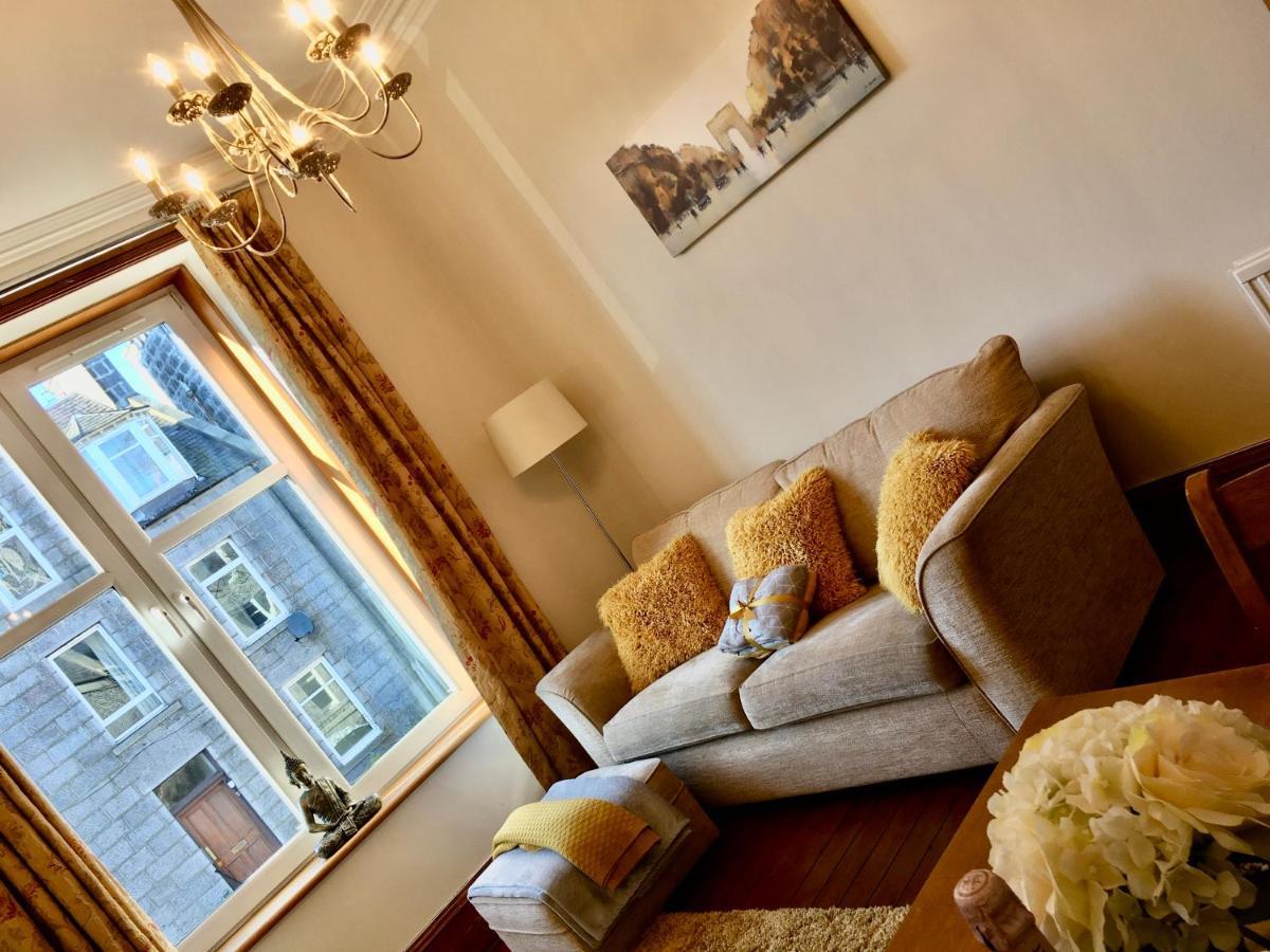 Cosy 2 Bedroom Central Apartment - Free Parking, Free Wifi Aberdeen Bagian luar foto