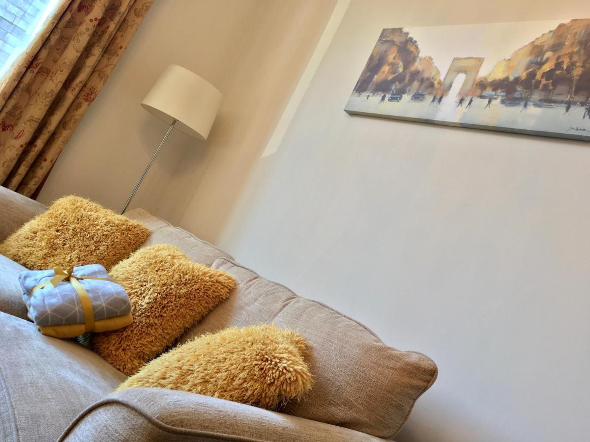 Cosy 2 Bedroom Central Apartment - Free Parking, Free Wifi Aberdeen Bagian luar foto