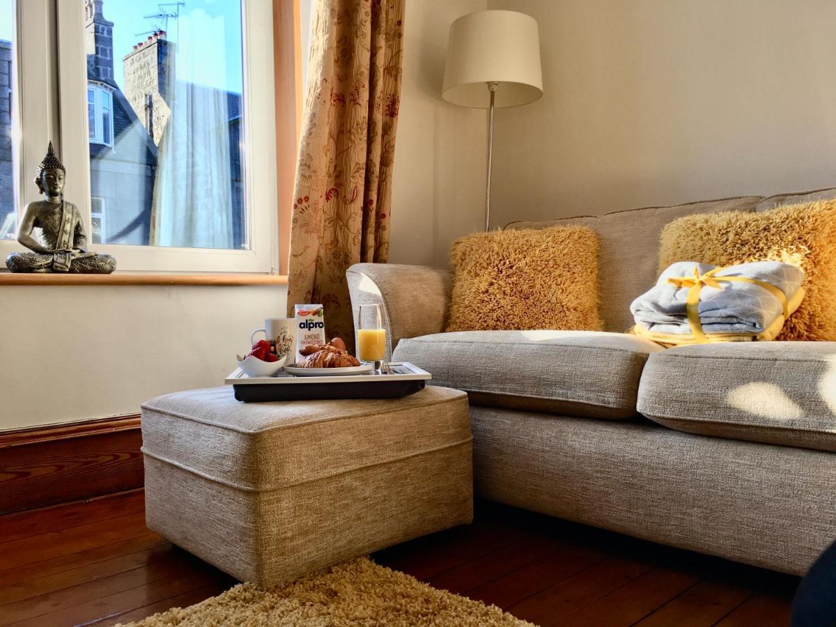 Cosy 2 Bedroom Central Apartment - Free Parking, Free Wifi Aberdeen Bagian luar foto