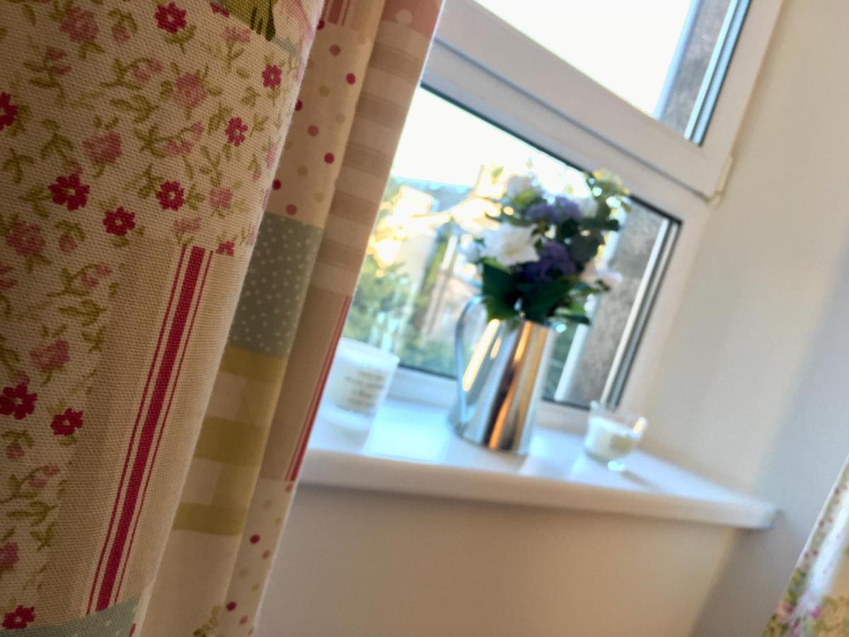 Cosy 2 Bedroom Central Apartment - Free Parking, Free Wifi Aberdeen Bagian luar foto
