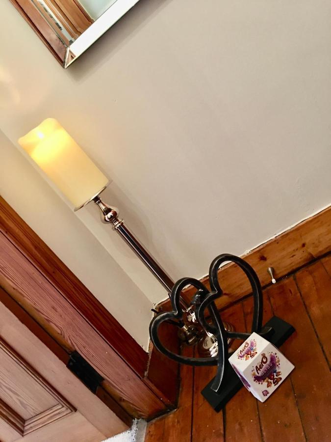 Cosy 2 Bedroom Central Apartment - Free Parking, Free Wifi Aberdeen Bagian luar foto